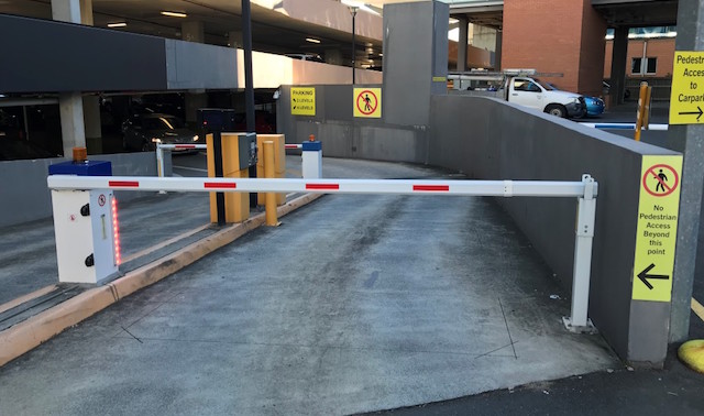 Ворота Dashou Boom Gate установлены на автостоянке в Австралии
